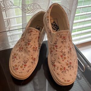 Vans, pink/green/white Mini Floral, Size 8 women’s.  Great cond., clean & cute!